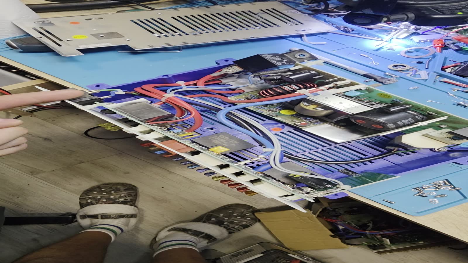 Reparación de Elektroblock Schaudt EBL 99 en el banco de pruebas de Carlos Palomino